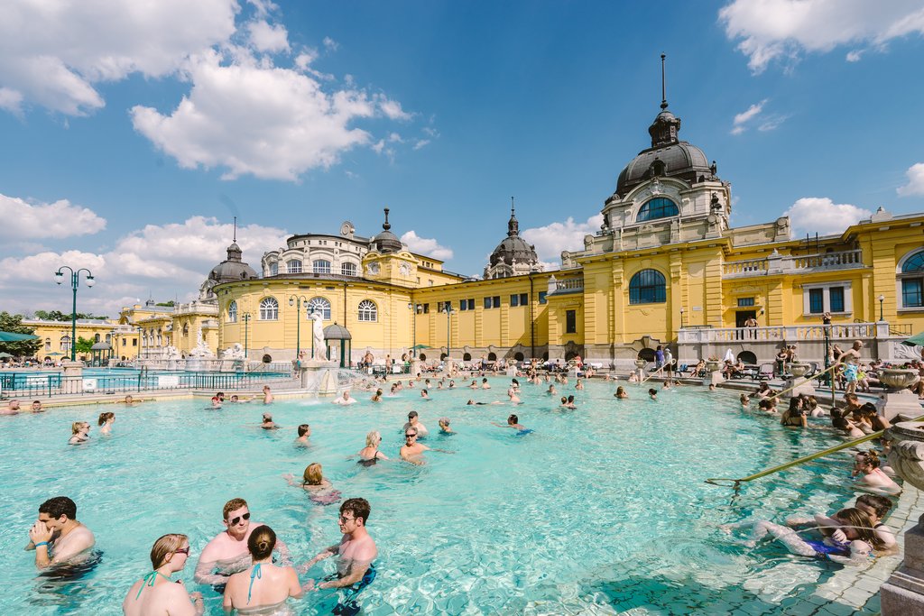 bains budapest